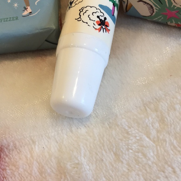 Cath Kidston Beauty Treats Holiday Sampler NWOT Mini Fizzer Soap Lip Balm Trio - Picture 5 of 15